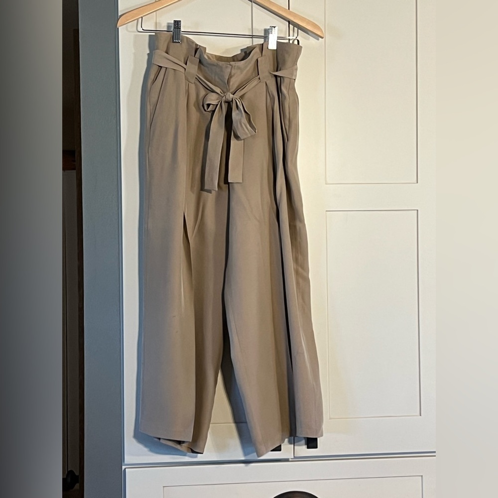 L'AGENCE Samira Silk Paperbag Tan Cropped Pant, size 2